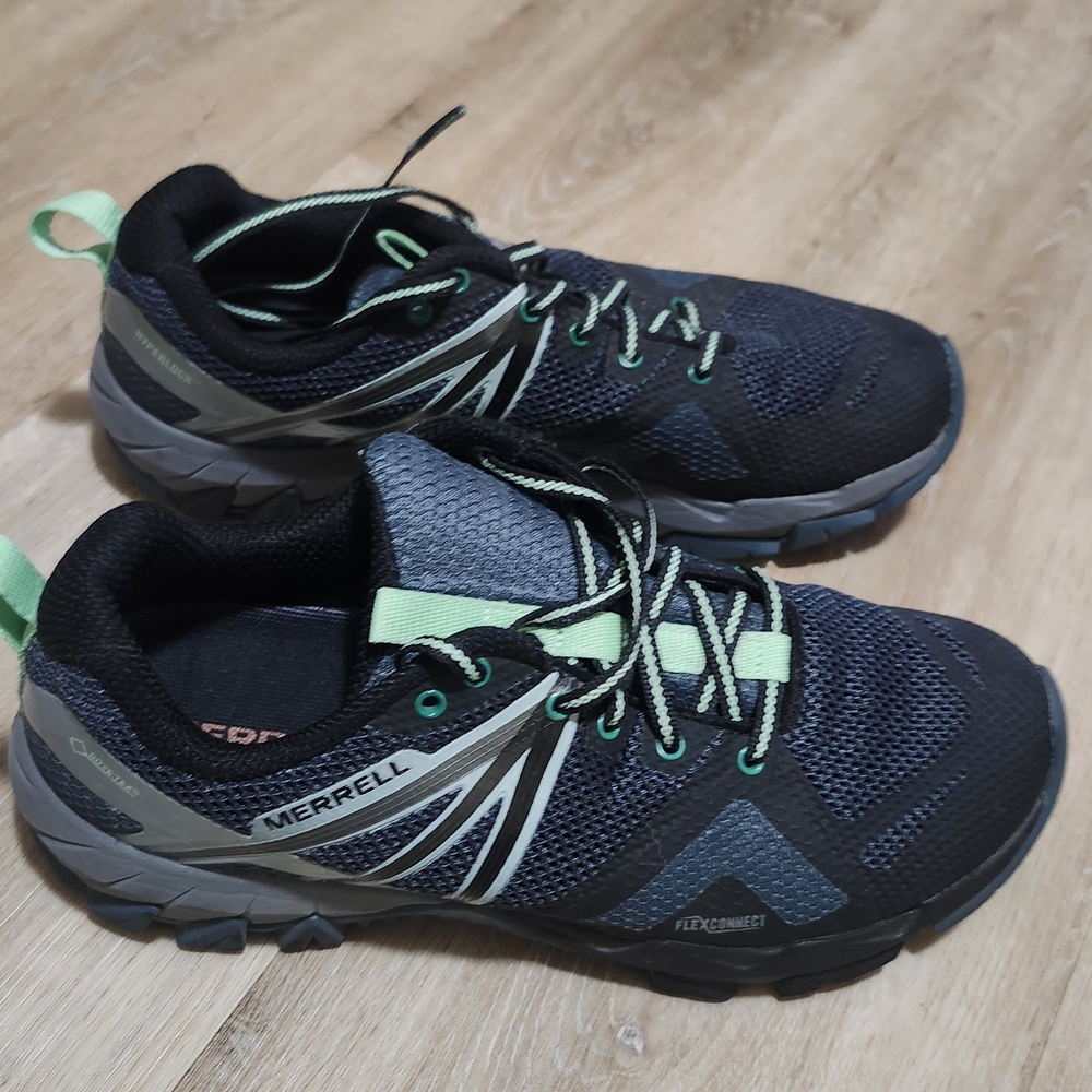 Merrell Women's Black and Mint Athletic Shoes